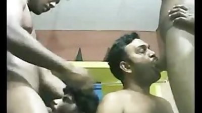 Indian gay blowjob video of a wild oral foursome - Indian Gay Site
