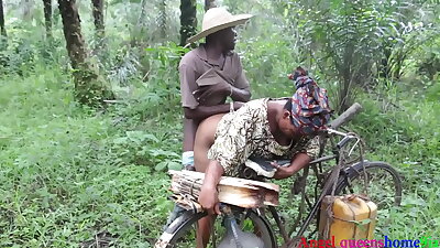 Some where in Africa ,the Yoruba house wife BBW caught fucking by the village palm wine tapper on her way to market, he convince her because of his palm wine and fucked her rough on the road side. ( part 1)FULL VIDEO ON ️XVIDEO RED  (Patricia 9ja)